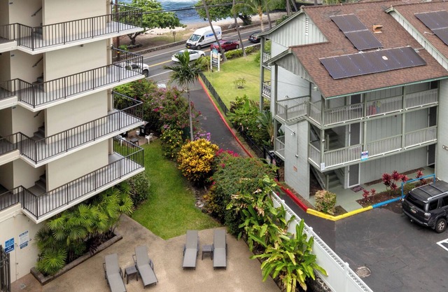 Kona Alii Penthouse with Village and Ocean Views