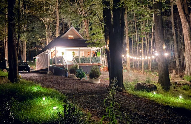 Kona Cove Poconos is the perfect destination for romantic getaway.