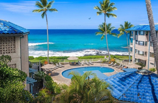 Kona Reef F11: Oceanview Condo w/Shared Pool, AC & Lanai Views