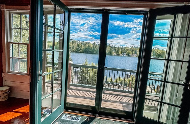 ☀️L A K A T I O N⚓️WATERFRONT- TRAILS- KAYAKS-PADDLEBOARDS-DOCK-🐟LAKES REGION NH ⛰️