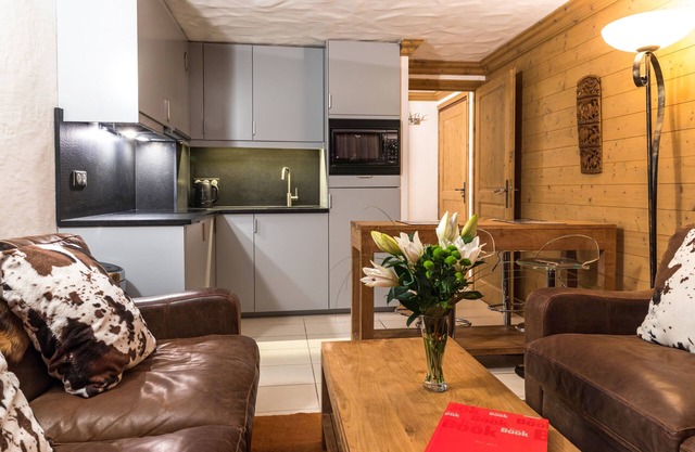 L'Aiglon 22 - cosy duplex near the centre of town and slopes