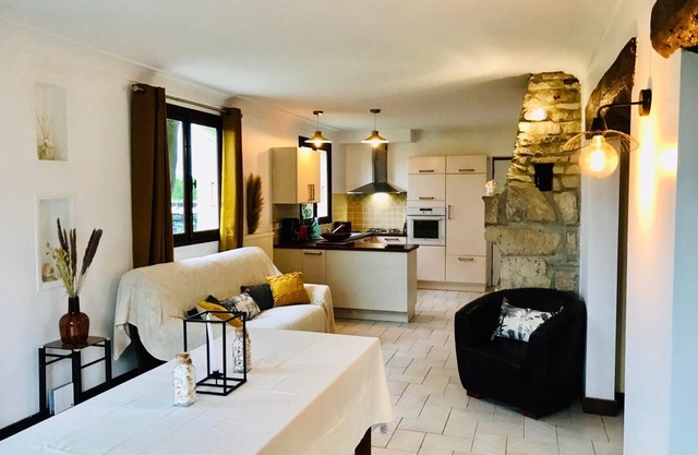 L'Albatros a Large and Beautiful Gîte by the Sea Welcoming Family and Animals