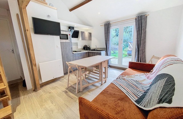 L'Azuré de Monein – Renovated Duplex with Breathtaking View, Private Pool, Garden, and Mezzanine