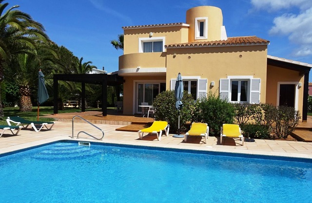 Luxory Villa, heated pool, 400mt beach, full comfort