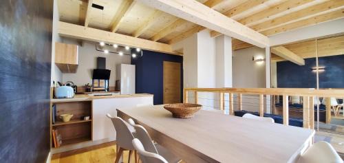 L'HIVERNET, grand Triplex neuf au cœur d'Embrun accès facile