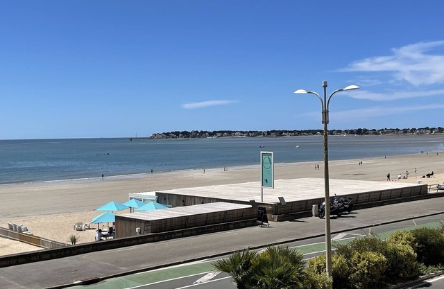 La Baule: Luxury apartment face Bay Sea La Baule