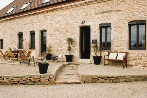 La Bergerie à Palleau, Les Blés Dorés et Les Graines de Lin à Corgengoux, proches de Beaune et de ses villages viticoles