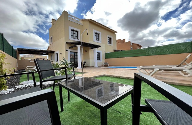 La Casa Amarilla - Mirador Lobos Golf