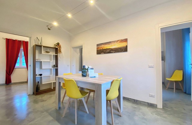 "La Casa Rosa," 2b/1b with parking and garden