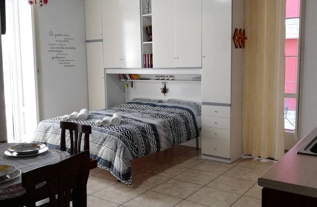 "La Casetta di Carmen" studio apartment in the historic center and 300m from the sea