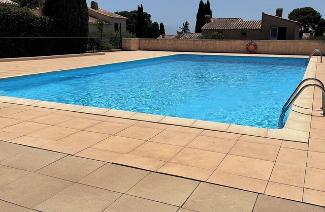 La ciotat, parking pool air conditioning 10 min walk to the sea