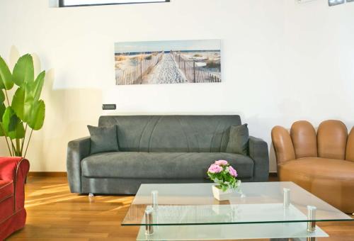 LA'DELI - Como - grande appartamento con parcheggio, nefltix, giardino, terrazzo