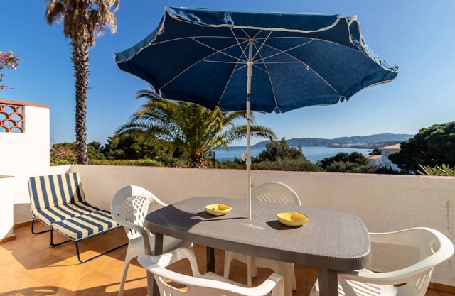 La Farella La Coma 65 - Apartment with sea views
