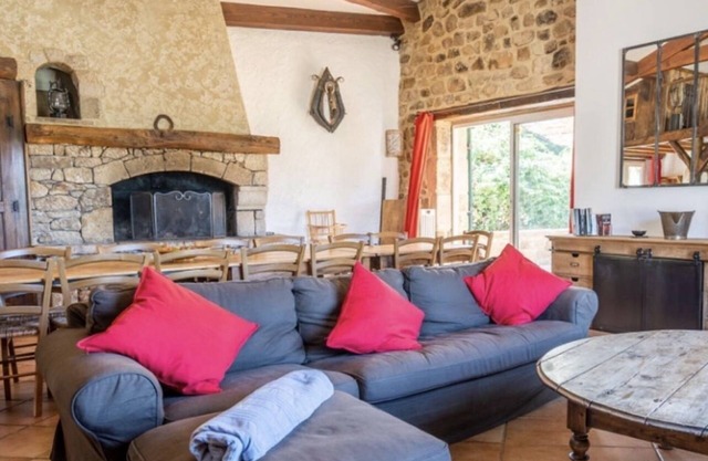 La Feneire est un Gîte Situé Situé au Coeur de L'ardèche