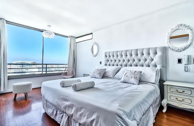 La Gloria Home - 1BR, Mountain View, Pool, Gym, Mall