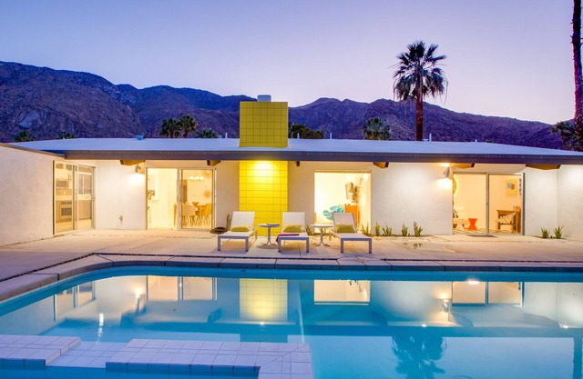 La Joya Moderna - Grand Mid Mod Home in Vista La Palmas. Walk to Town