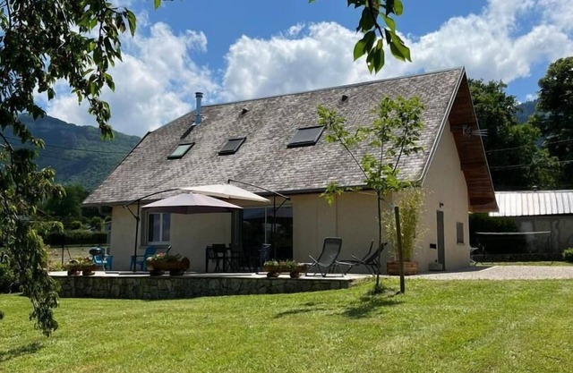 LA Maison D'À Coté - LE Montcel