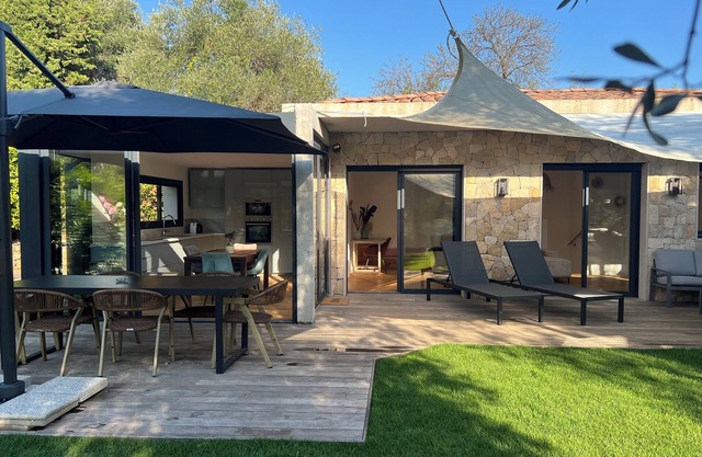 La maison des oliviers, elegant, central, 10 minutes from Cannes beaches