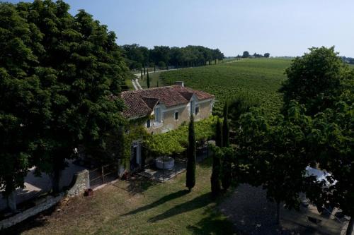La Maison du Vignoble piscine, tennis, Wallbox