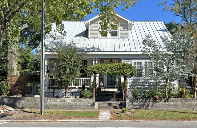 La Pension in Carolina Place - Spacious 1 Bed 1 Bath Garden Retreat- Sleeps 2!