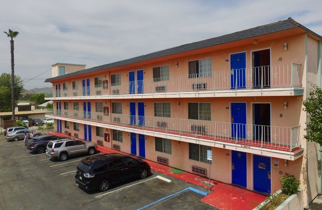 La Petite Rouge Motel