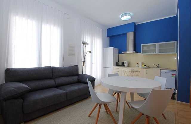 La Platgeta · Ideal family apartment, with private terrace
