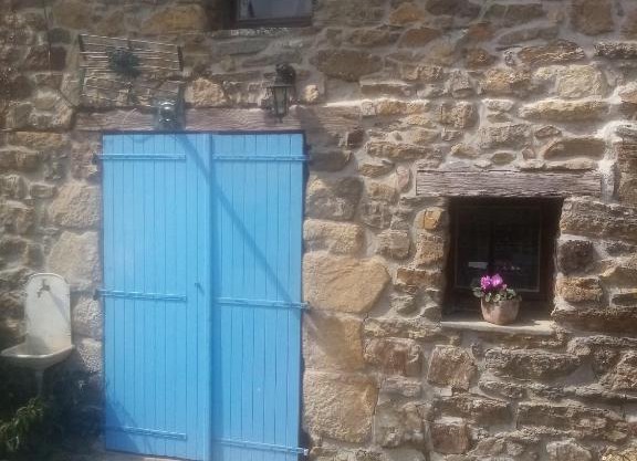 La rose trémières 400 m de la mer