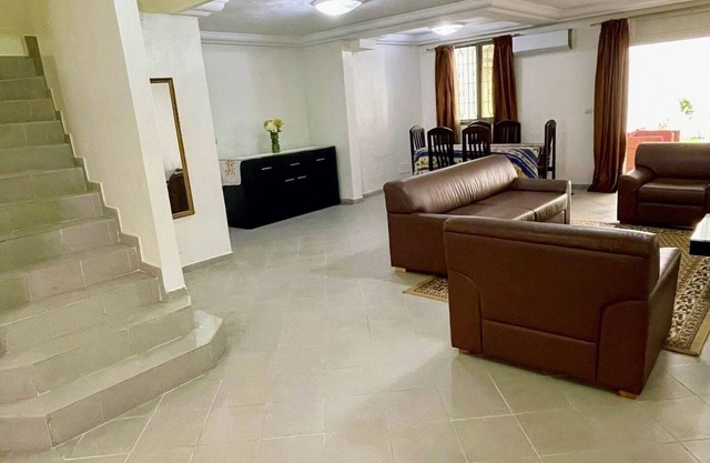 La Siesta - Abidjan Charming 4-bedroom house with WiFi, full ACs, all amenities