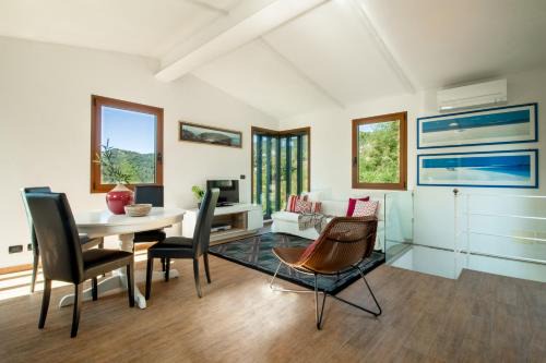 La Villetta 2 - Elegant and Cozy Cottage with free parking and A C