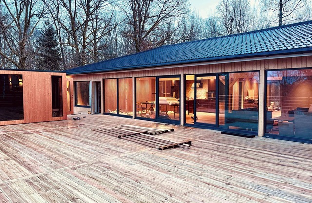 Ladhus II - Stylish Cliff Home with Sauna & Jetty