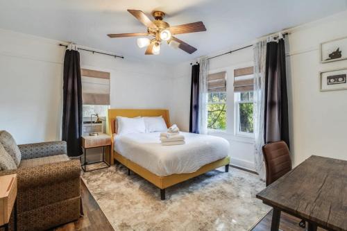 Lafayette Private Room-shared Kitchen free and Parking