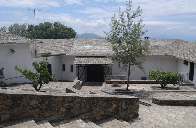 Lafkos Exclusive Estate