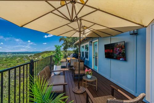 Lago Luxury Retreat - Sunset Views of Lake Travis