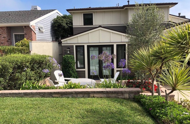 Laguna Beach home with washer/dryer and golf cart