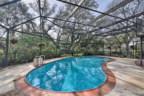 Lake Access and Pool Spacious Freeport Home!
