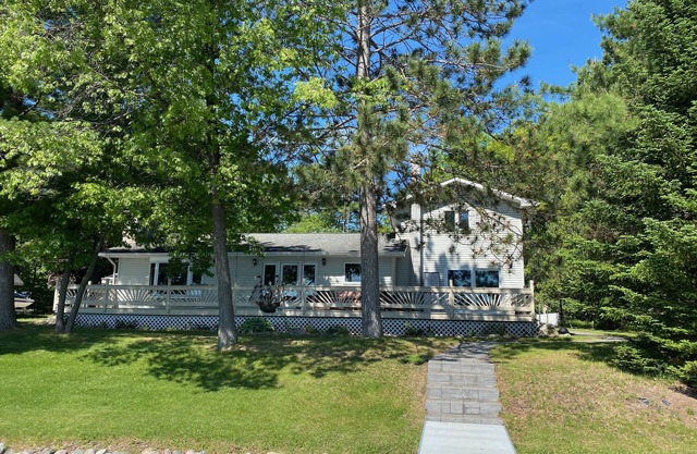 Lake Avalon - Charming 4-bedroom, 2-Bathroom Lake House