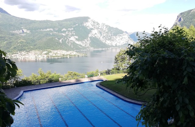 Lake Como view apartment in residence kosmopolitan