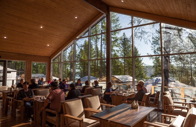 Lake Forest Lodge
