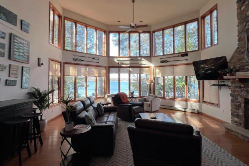 Lake Front Paradise