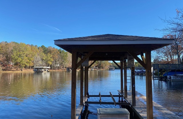 Lake Gaston Retreat!