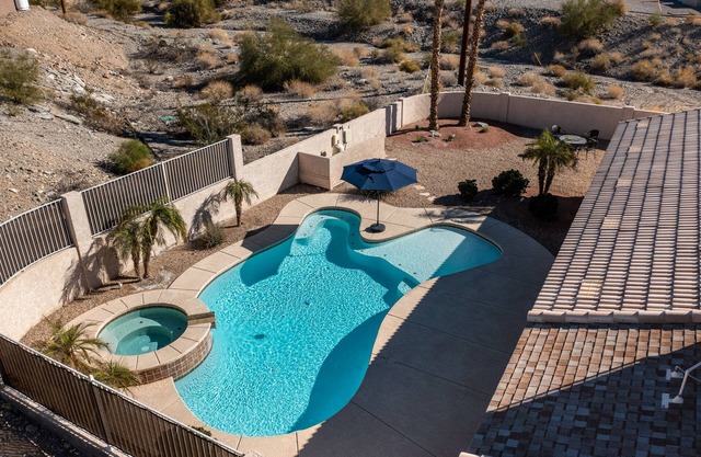 LAKE HAVASU POOL HOME " TIKI RANCH " weekly discounts