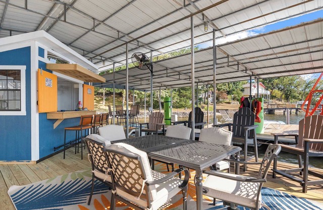 Lake Home Oasis - Sleeps 18