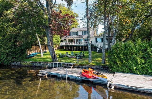 Lake House | 6 Bed, 6 Bath