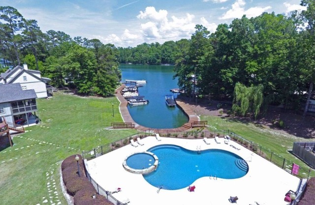 Lake Martin with Pool and Great Views - 6-month rentals starting in the fall