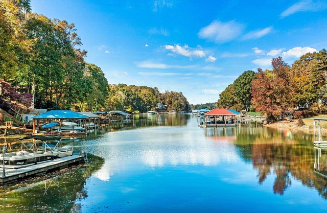 Lake Norman Lakeside Retreat with Optional Pontoon Rental