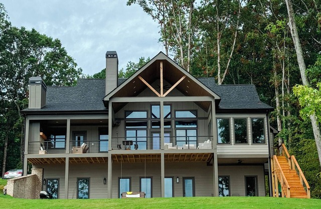 LAKE OCONEE LUXURY: Exceptional Lakefront Rental w/Unbeatable Views & Amenities