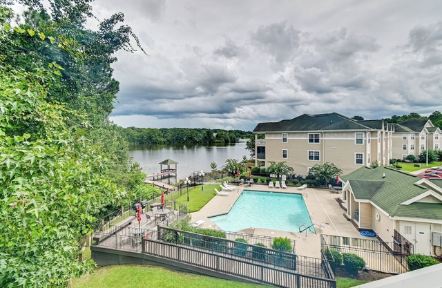 Lake & Pool Access, Home Gym: Fayetteville Condo!