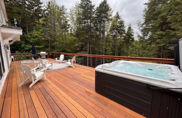 Lake Raponda-152, with Hot Tub