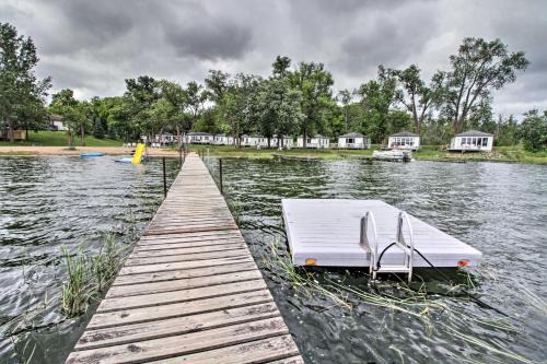 Lake Retreat with Dock, Deck and BBQ, BYO Boat!