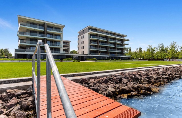 Lake Side Luxury-Steps To The Lake Lela, Balatonlelle, Hungary